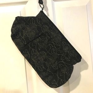 Maruca wristlet